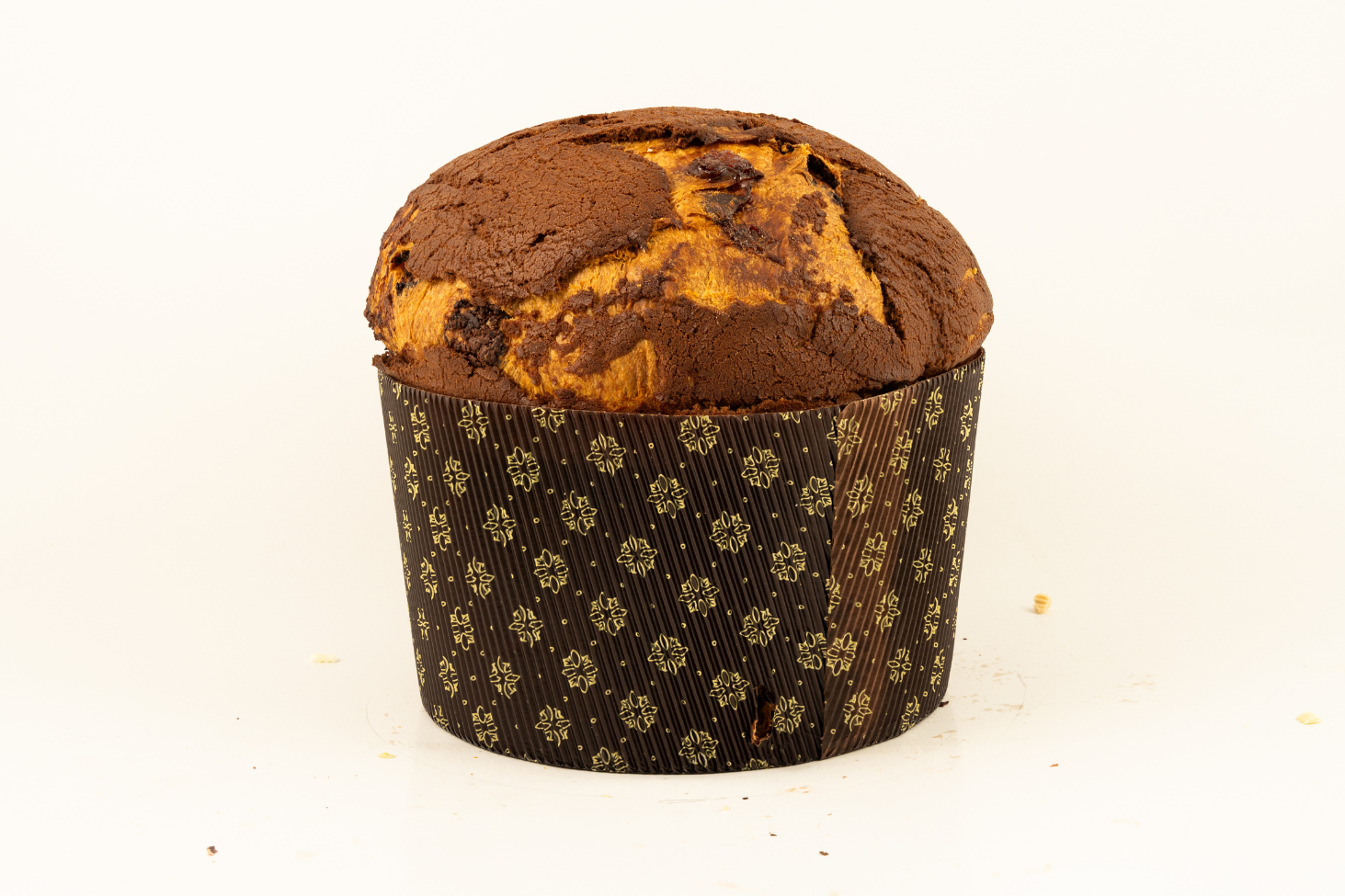 - Almond Panettone with raisins