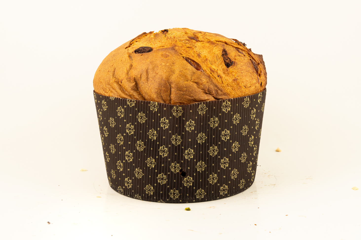 - Almond Panettone with raisins